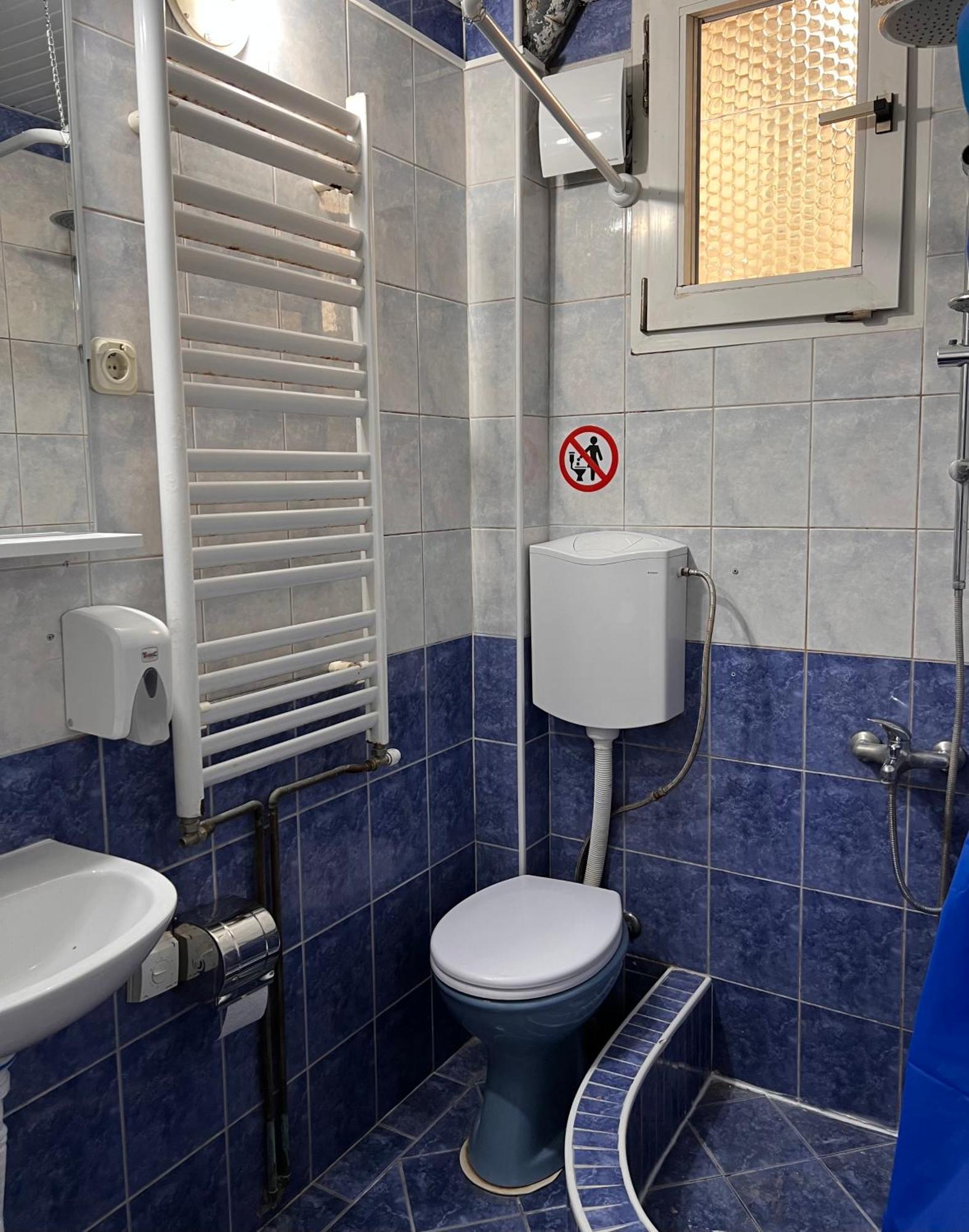 Blue Orange Lake Hostel Ohrid Extérieur photo